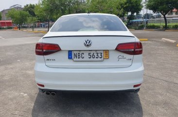 Silver Volkswagen Jetta 2017 for sale in Automatic