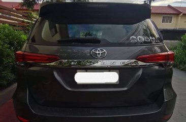 Selling Grey Toyota Fortuner 2018 SUV / MPV in Manila