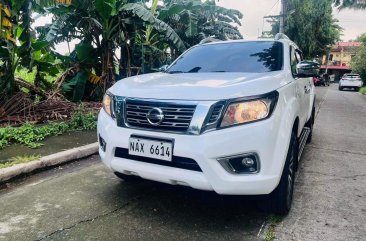 Selling White Nissan Navara 2018 in Cainta