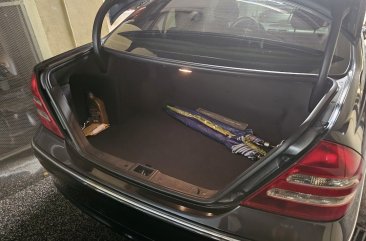 Selling White Mercedes-Benz C200 2001 in Quezon City