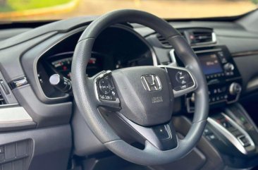 Selling White Honda Cr-V 2018 in Manila