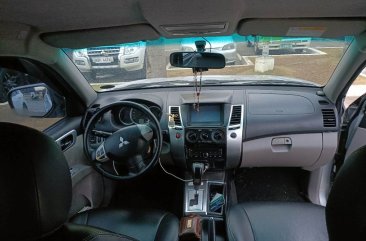 Selling White Mitsubishi Montero 2012 in Quezon City