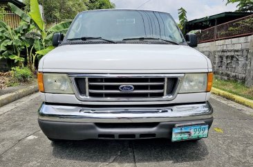 Sell White 2006 Ford Econoline in Bacoor