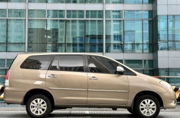 Selling White Toyota Innova 2010 in Makati