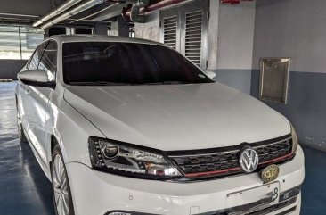 Sell White 2016 Volkswagen Jetta in Pasig