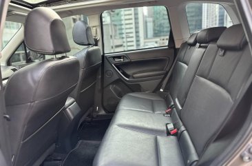 Selling White Subaru Forester 2016 in Makati