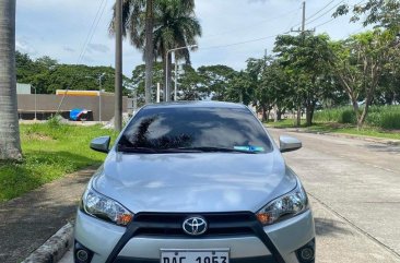 Selling White Toyota Yaris 2017 in Calamba