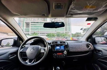 Selling White Mitsubishi Mirage 2017 in Makati