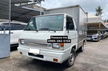 Selling White Mitsubishi L300 2017 in Mandaue