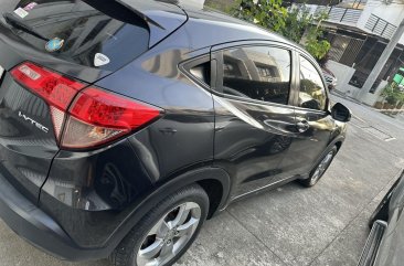 Sell White 2015 Honda Hr-V in Valenzuela