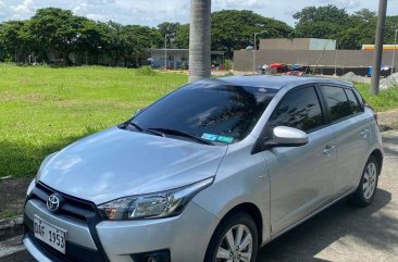 Selling White Toyota Yaris 2017 in Calamba