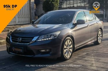 Selling White Honda Accord 2014 in Manila