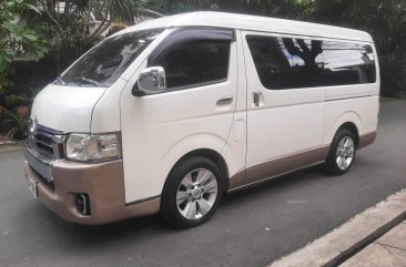 Selling White Toyota Hiace Super Grandia 2015 in Quezon City