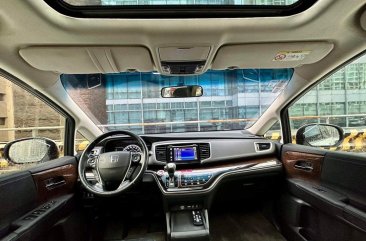 White Honda Odyssey 2015 for sale in Makati