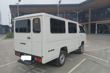 Selling White Mitsubishi L300 2022 in Parañaque