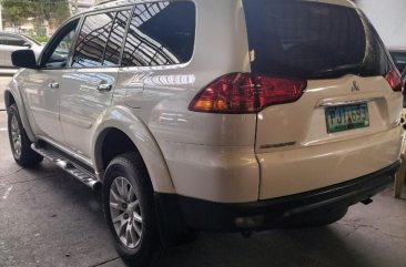 Selling White Mitsubishi Montero sport 2010 in Manila