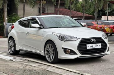 White Hyundai Veloster 2014 for sale in Manila