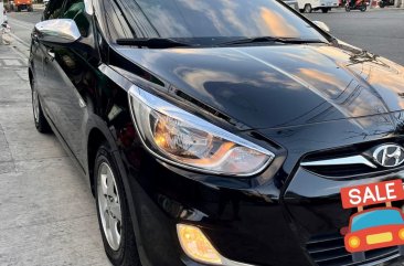 Sell White 2013 Hyundai Accent in Quezon City