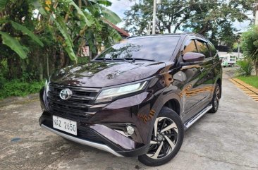 Selling White Toyota Rush 2019 in Manila