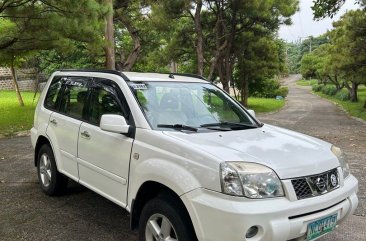 White Nissan X-Trail 2009 for sale in Automatic