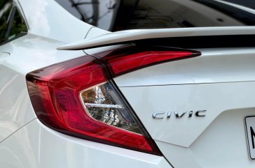 White Honda Civic 2017 for sale in Manila