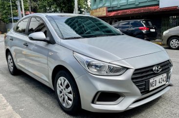 Selling White Hyundai Accent 2019 in Manila