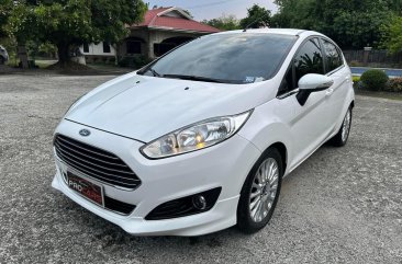 Selling White Ford Fiesta 2014 in Manila