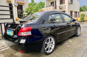 Selling White Toyota Vios 2010 in Lipa