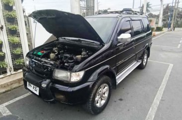 White Isuzu Crosswind 2004 for sale in Tagaytay