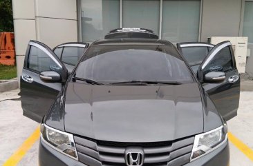 Selling White Honda City 2010 in Manila