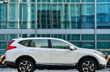 Sell White 2018 Honda Cr-V in Makati