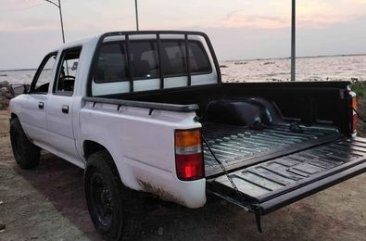 White Toyota Hilux 2021 for sale in Manual