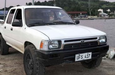 White Toyota Hilux 2021 for sale in Manual