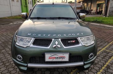 White Mitsubishi Montero 2009 for sale in Muntinlupa