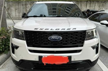 White Ford Explorer 2018 for sale in Mabalacat