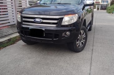 Selling White Ford Ranger 2013 in Biñan