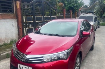 Selling White Toyota Corolla altis 2014 in Manila