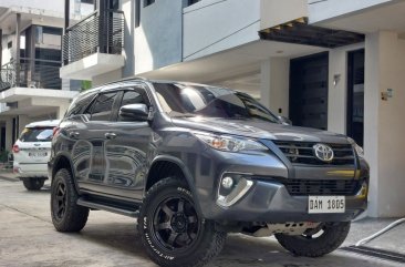 Selling White Toyota Fortuner 2019 in Quezon City