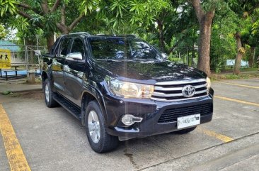 White Toyota Hilux 2017 for sale in Automatic