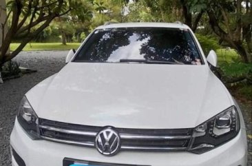 Pearl White Volkswagen Touareg 2015 for sale in Parañaque