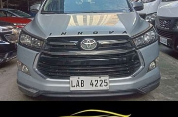 Selling White Toyota Innova 2019 in Pasay