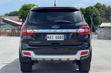 Selling White Ford Everest 2018 in Parañaque