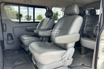 2006 Toyota Hiace Super Grandia in Las Piñas, Metro Manila