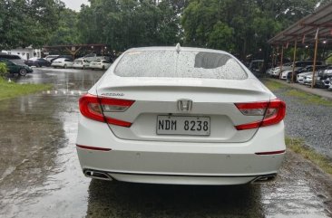 Selling White Honda Accord 2020 in Pasig