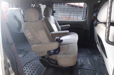 Sell White 2006 Hyundai Starex in Pasig