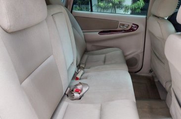 White Toyota Innova 2006 for sale in Automatic