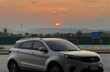 Selling White Ford Territory 2023 in Manila