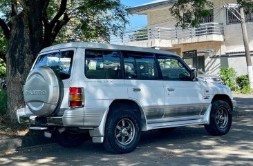 White Mitsubishi Pajero 2001 for sale in Parañaque