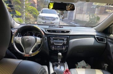 Pearl White Nissan X-Trail 2015 for sale in Automatic