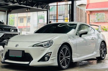 Selling Pearl White Toyota 86 2013 in Manila